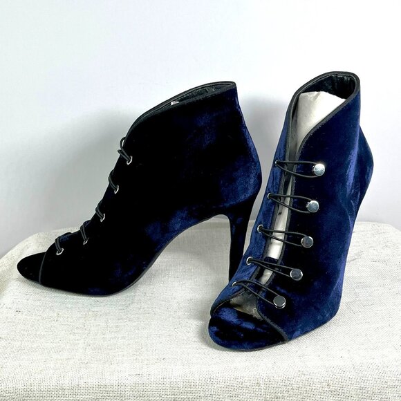 Enzo Angiolini Dark Blue Velvet Peep-Toe Heels – Vintage Glam,  Size 6 - Picture 1 of 16